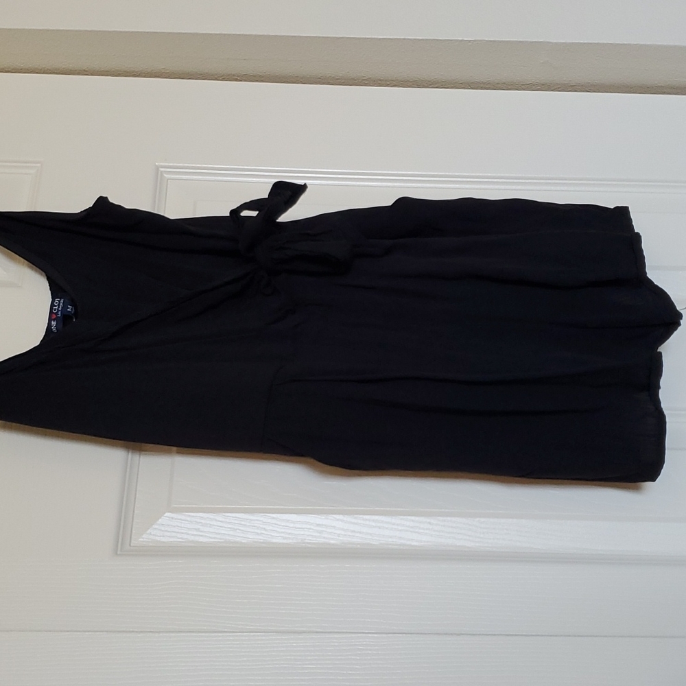 Black romper with pockets!!